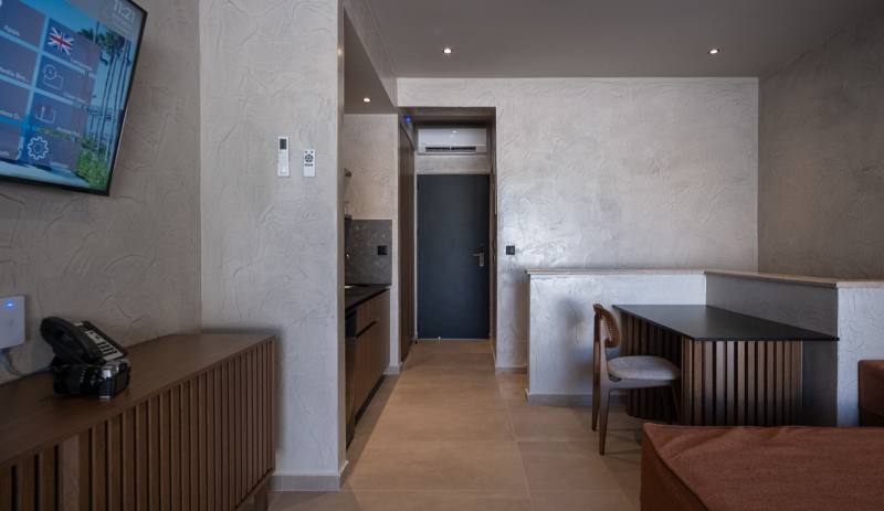 Royal Hotel & Suites — real estate