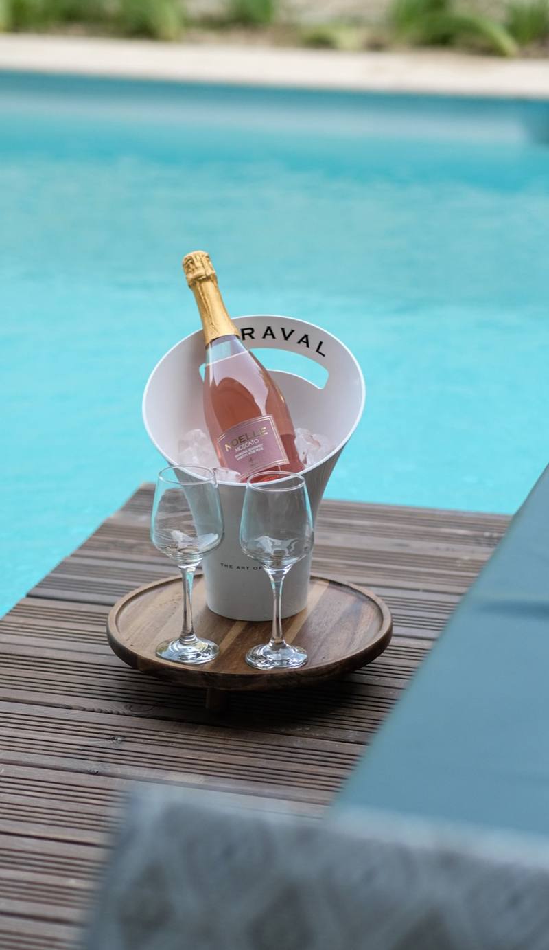 Royal Hotel & Suites — social & lifestyle